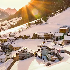 https://beverly-hill.ischgl-hotels.net