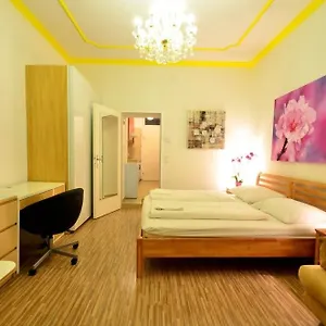 Ajo Messe - Contactless Check In Apartmanhotel
