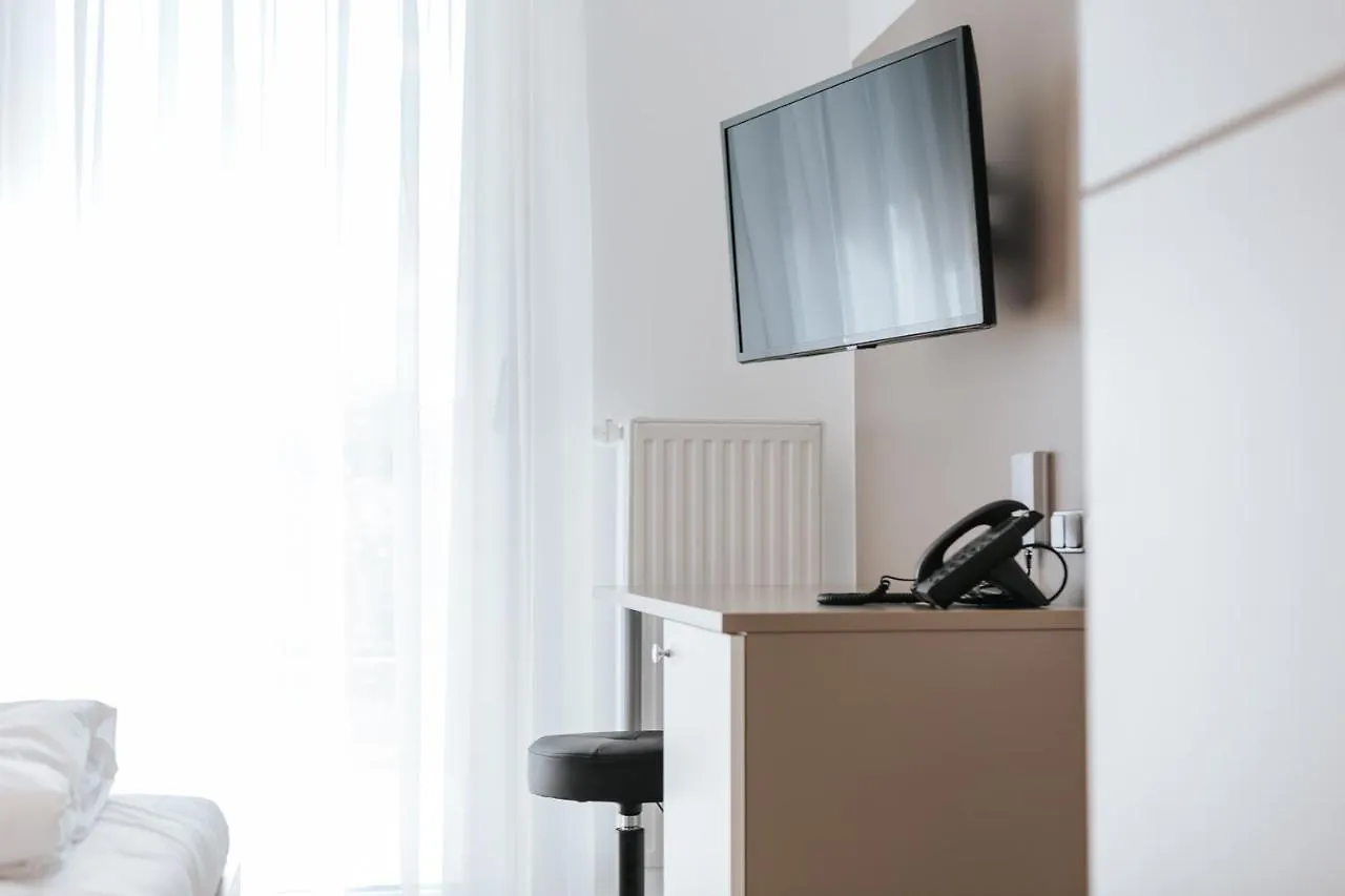Aparthotel KostBar Wien 0*,